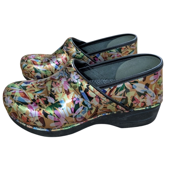 Dansko Shoes - Dansko XL 2.0 Meadow Patent Clogs Size 40